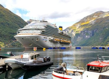 Cruise Line Fines Guests for Bringing Buffet Food to Cabins