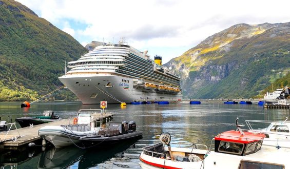 Cruise Line Fines Guests for Bringing Buffet Food to Cabins
