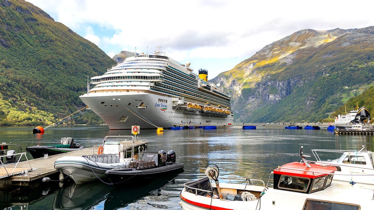 Cruise Line Fines Guests for Bringing Buffet Food to Cabins