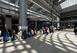 United Flight Diverted to Wisconsin Due to Unruly Passenger