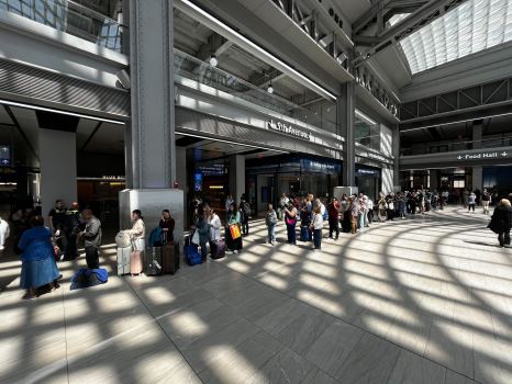 United Flight Diverted to Wisconsin Due to Unruly Passenger