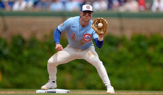 Nico Hoerner’s Spectacular Defensive Play for Chicago Cubs