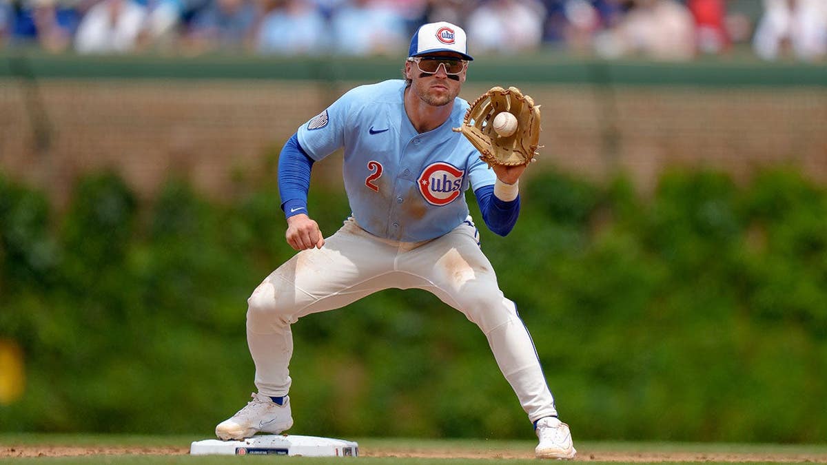 Nico Hoerner’s Spectacular Defensive Play for Chicago Cubs