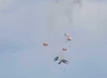Fighter Jet Collision at Idaho Air Show: Crew Safely Ejects