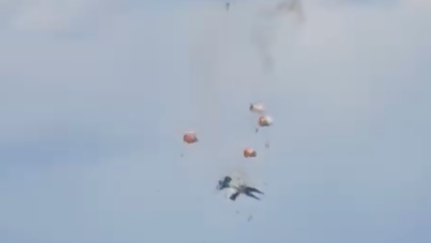 Fighter Jet Collision at Idaho Air Show: Crew Safely Ejects