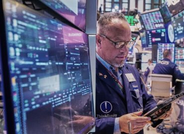 Wall Street Closes Month with Market Gains