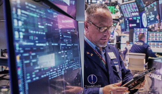 Wall Street Closes Month with Market Gains