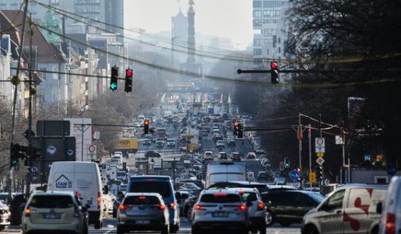 Berlin’s Traffic Woes Stir Debate Ahead of Elections