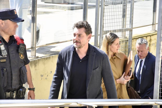 Mango Heir Faces Accusation, Steps Down to Focus on Defense