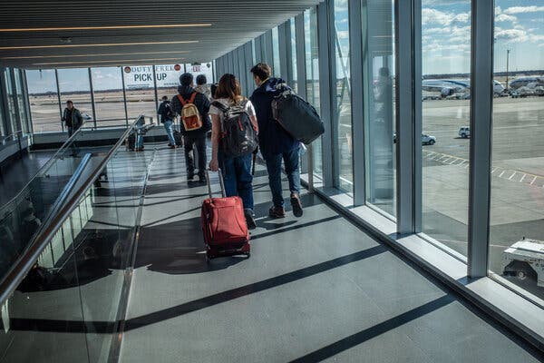 U.S. Implements Ebola Screenings at Key Airports