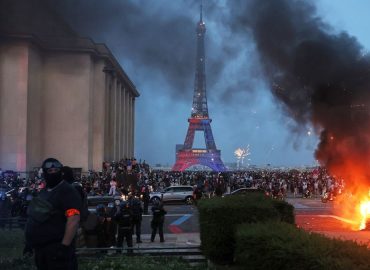 Paris Chaos as PSG Victory Celebrations Turn Violent