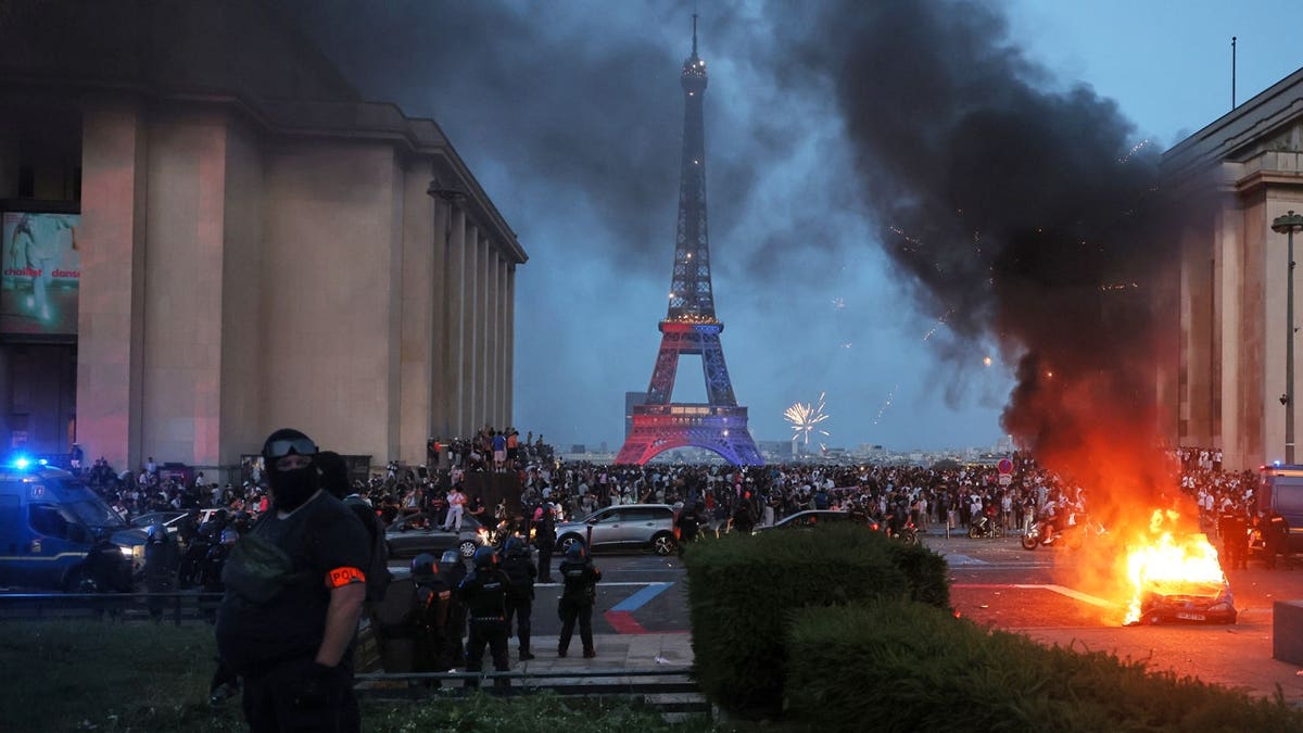 Paris Chaos as PSG Victory Celebrations Turn Violent