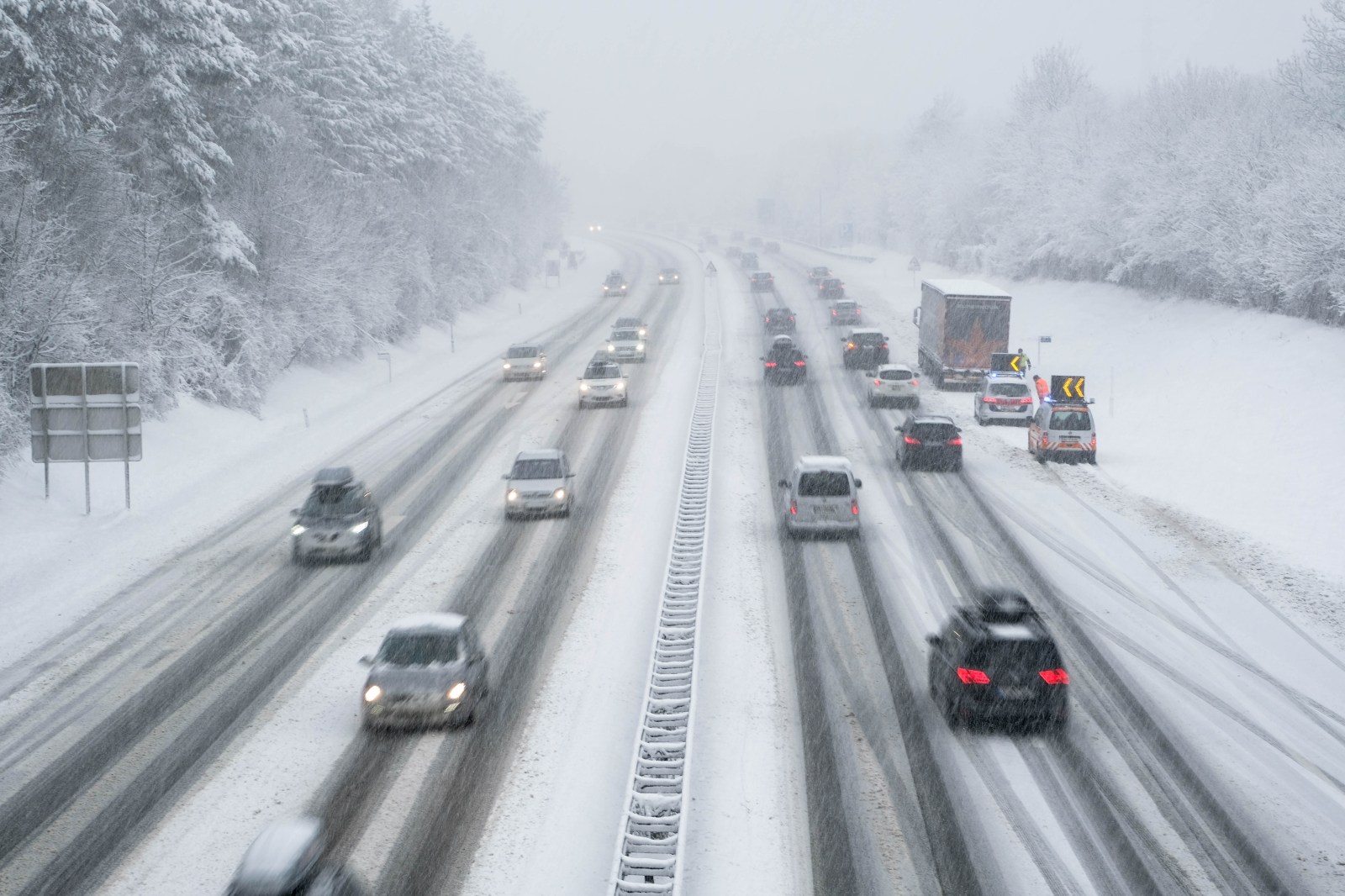 Late-Season Winter Storm Brings Heavy Snow to Montana and Wyoming