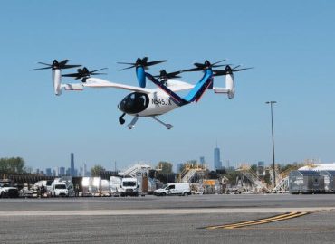 The Future of Air Transport: Electric Aircraft Set to Transform Urban Mobility