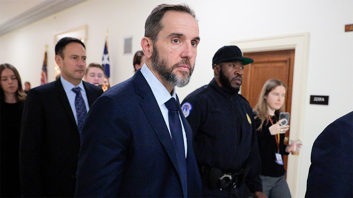 Ex-Justice Department Prosecutor Faces Charges Over Alleged Emailing of Confidential Records