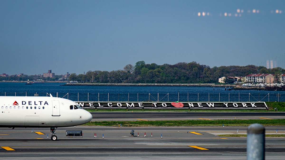 AI Hologram Bridget Eases Navigation at LaGuardia Airport