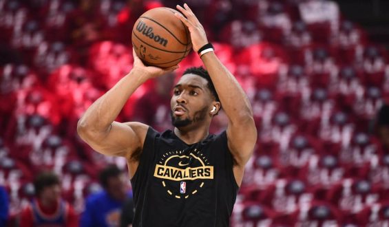 Knicks Aim to Sweep Cavaliers and Advance to NBA Finals