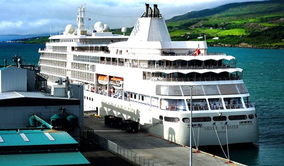 Luxury Cruise Ship Rescues Injured Sailor in Pacific Ocean