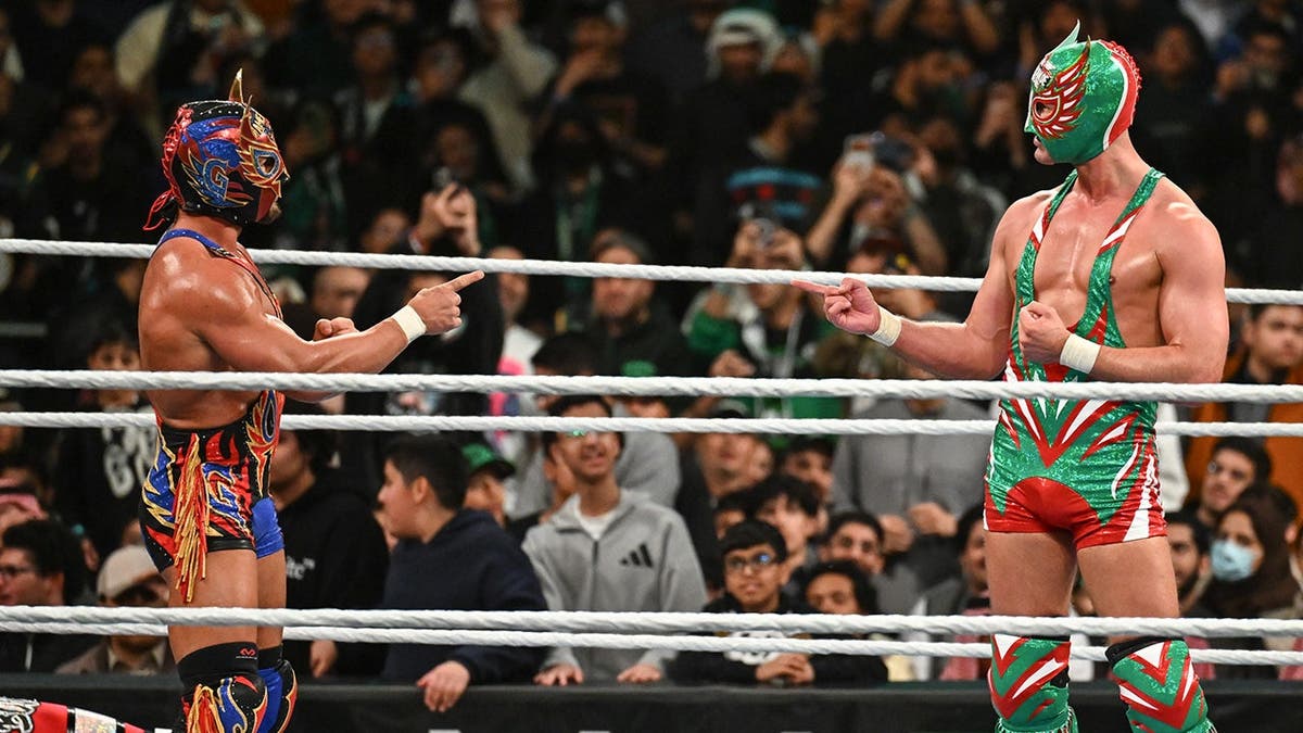 El Grande Americano Triumphs in Lucha Libre Showdown
