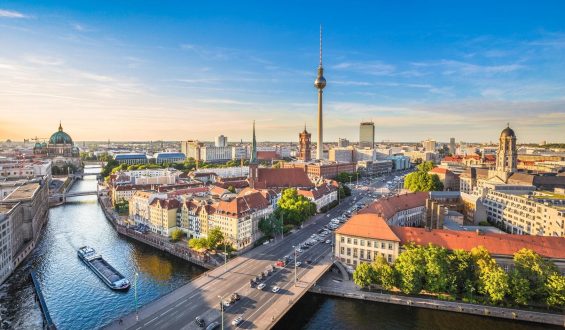More Americans, Especially Women, See Europe As A Plan B