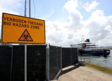 Cruise Ship Reaches Netherlands Amid Hantavirus Concerns