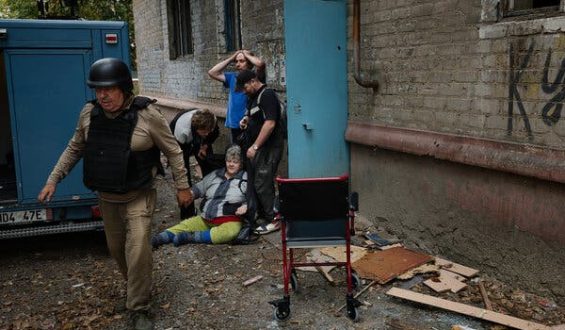 Evacuation Efforts in War-Torn Kostiantynivka