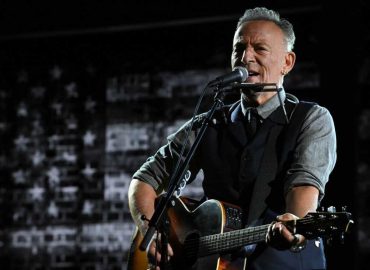 Bruce Springsteen’s Passionate Performance Marks Second-to-Last Episode of Colbert’s Late Show