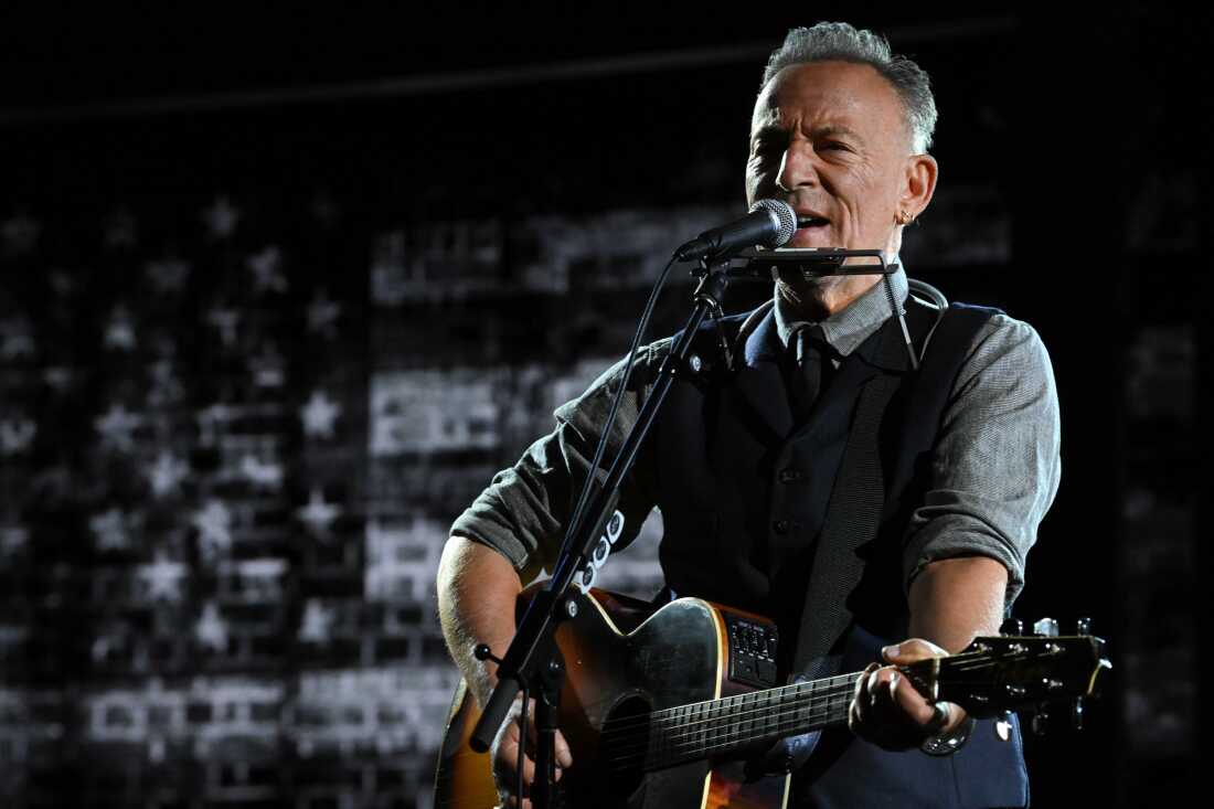 Bruce Springsteen’s Passionate Performance Marks Second-to-Last Episode of Colbert’s Late Show