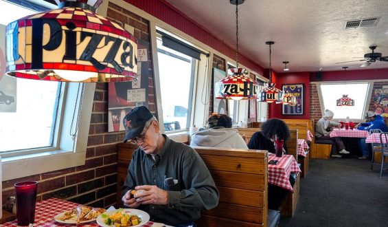 Pizza Hut’s Nostalgic Makeover: Embracing the Past to Attract Customers