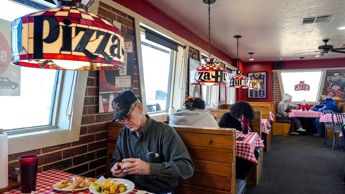 Pizza Hut’s Nostalgic Makeover: Embracing the Past to Attract Customers