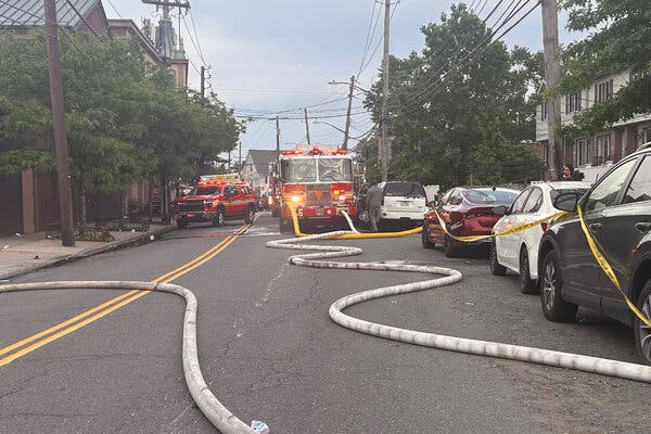Explosions at Staten Island Shipyard: One Dead and Dozens Injured