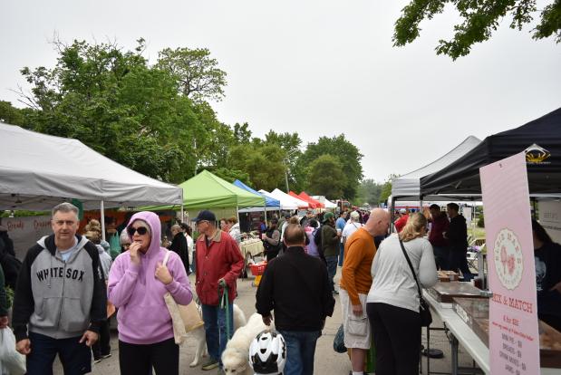 Park Ridge Farmers Market Begins with Familiar Charm