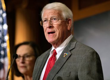 Senate Republican Pushes Trump to Maintain Military Stance On Iran