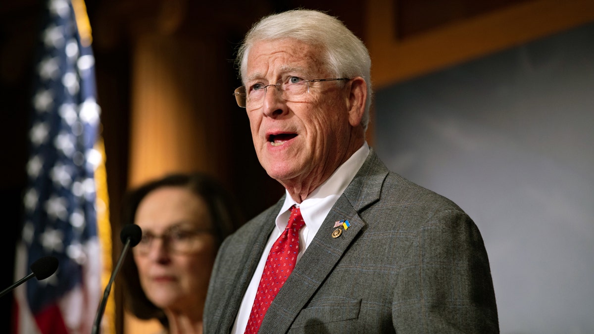 Senate Republican Pushes Trump to Maintain Military Stance On Iran
