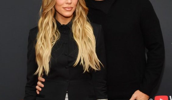 Alex Cooper, Host of Popular Podcast, Announces Pregnancy