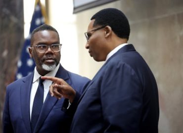 Chicago’s City Council Votes to Freeze Tipped Worker Wage Increases