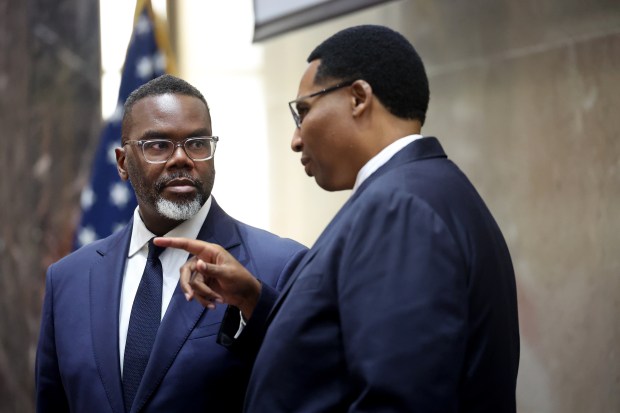 Chicago’s City Council Votes to Freeze Tipped Worker Wage Increases