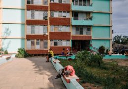 Cuban Energy Crisis Forces Residents to Use Charcoal and Wood
