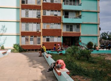 Cuban Energy Crisis Forces Residents to Use Charcoal and Wood