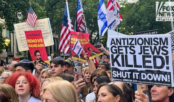 Protesters Gather in NYC to Voice Concerns Over Mayor Mamdani’s Leadership