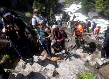 Yosemite Experiences Visitor Surge After Reservation Policy Change