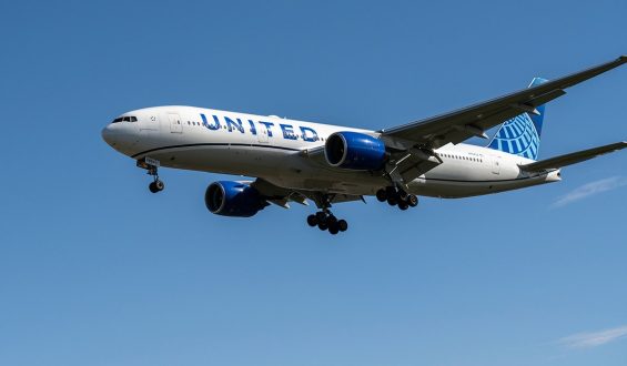 United Airlines Flight Makes Emergency Landing in Madison Due to Unruly Passenger
