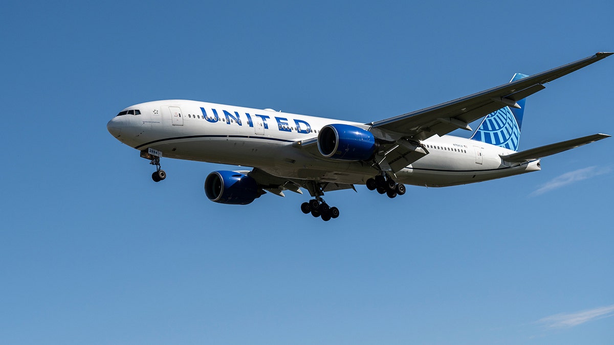 United Airlines Flight Makes Emergency Landing in Madison Due to Unruly Passenger