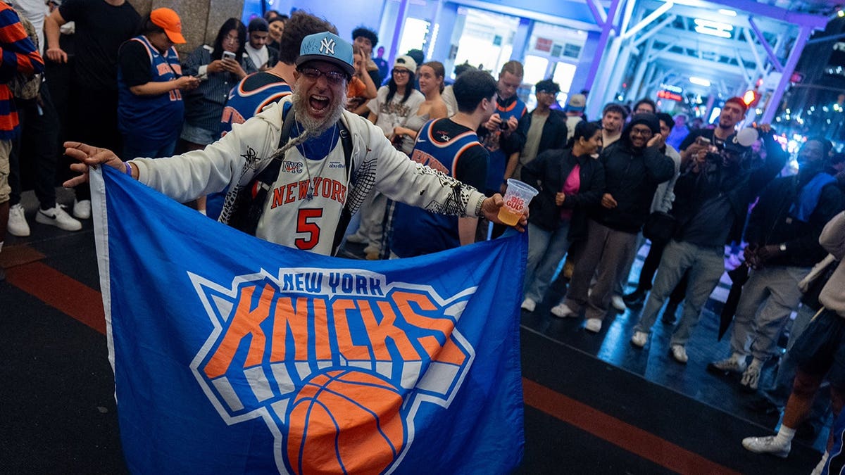 Knicks Fans Celebrate Return to NBA Finals After Two Decades