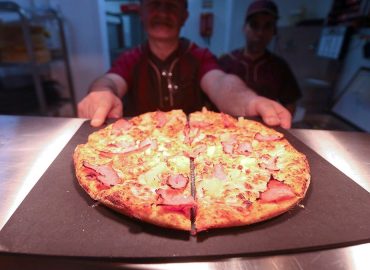 Pizza Hut Tops Pizza Survey, Gaining Edge Over Domino’s