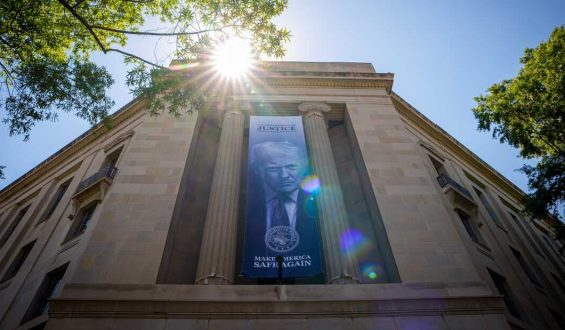 Warning Flags About Allegations of Corruption in the Trump Administration