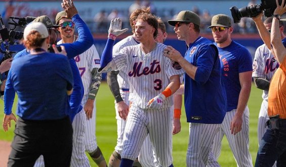 Mets Clinch Dramatic Win Over Yankees in Subway Series