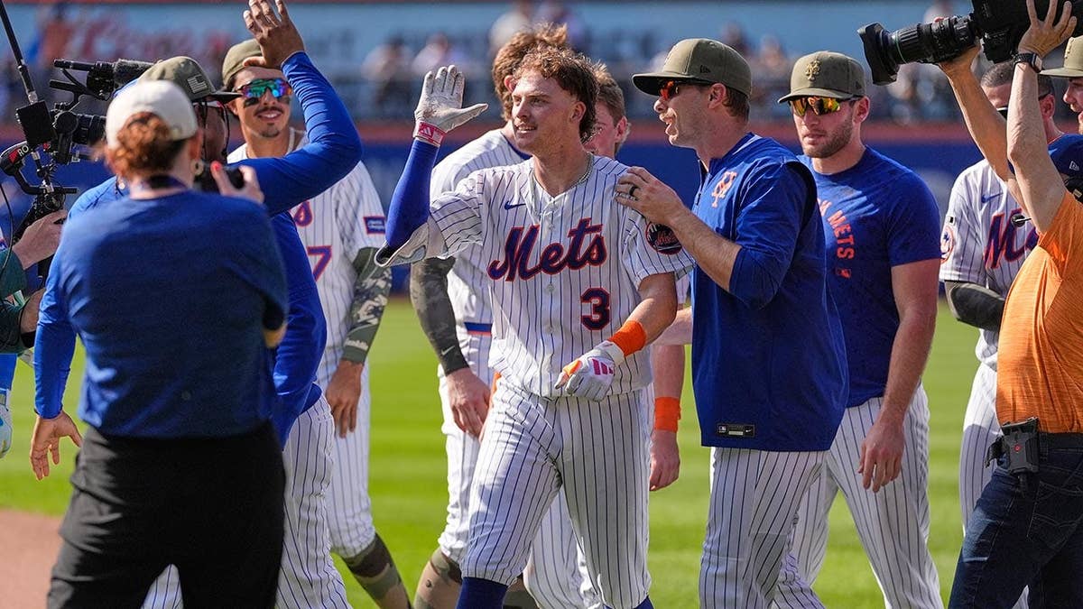 Mets Clinch Dramatic Win Over Yankees in Subway Series