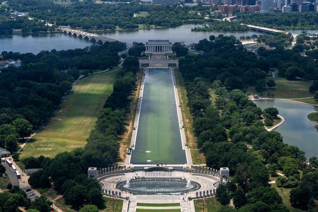 Vandalism at Lincoln Memorial: Arrests and Repairs