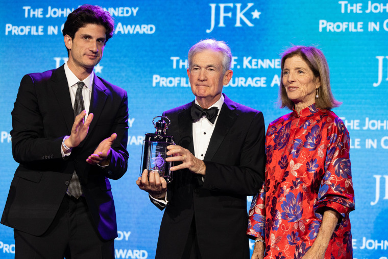 Jerome Powell Warns Against Politicizing the Fed